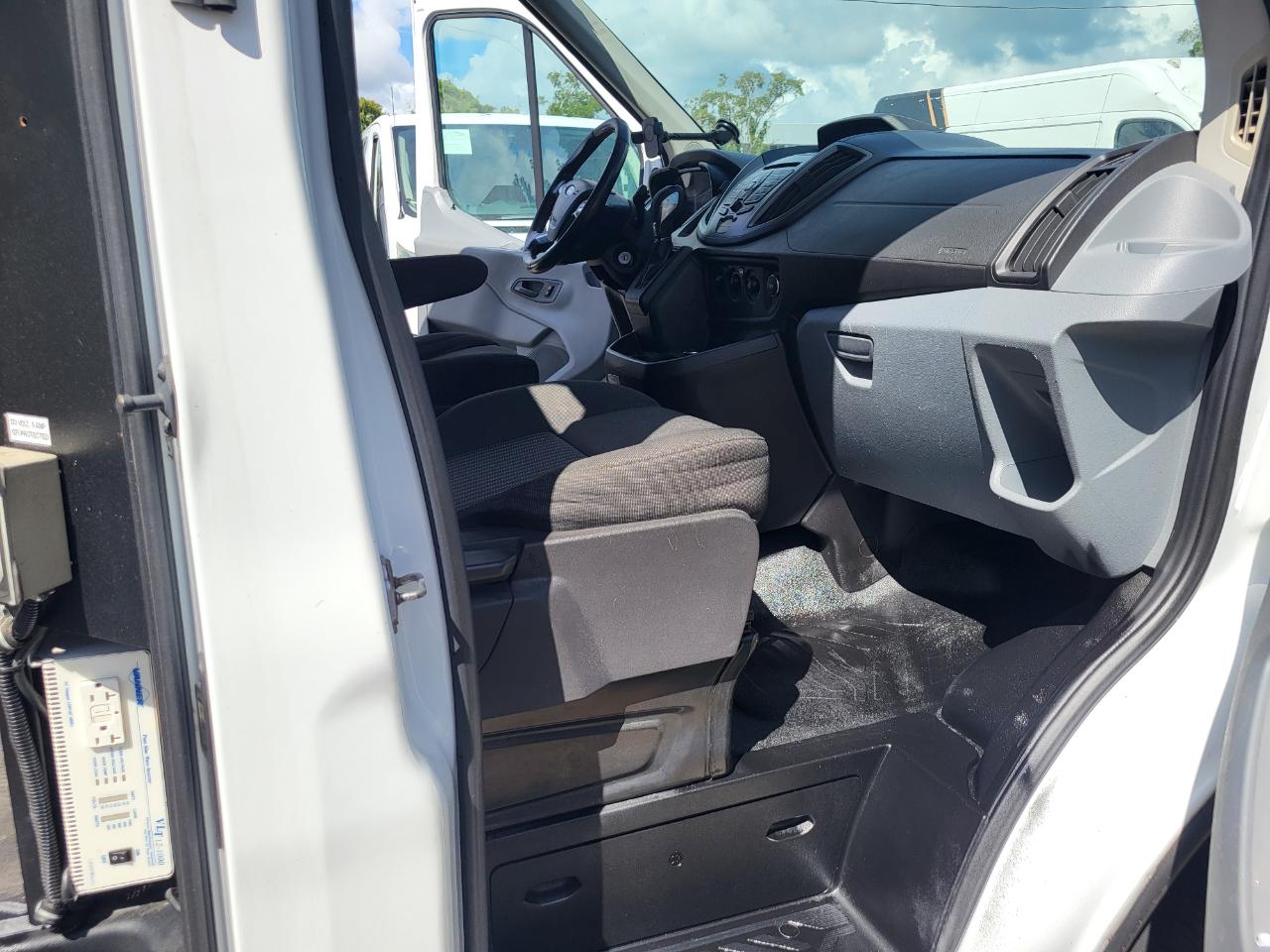 Ford Transit 150 Van Med. Roof w/Sliding Pass. 148-in. WB 2016