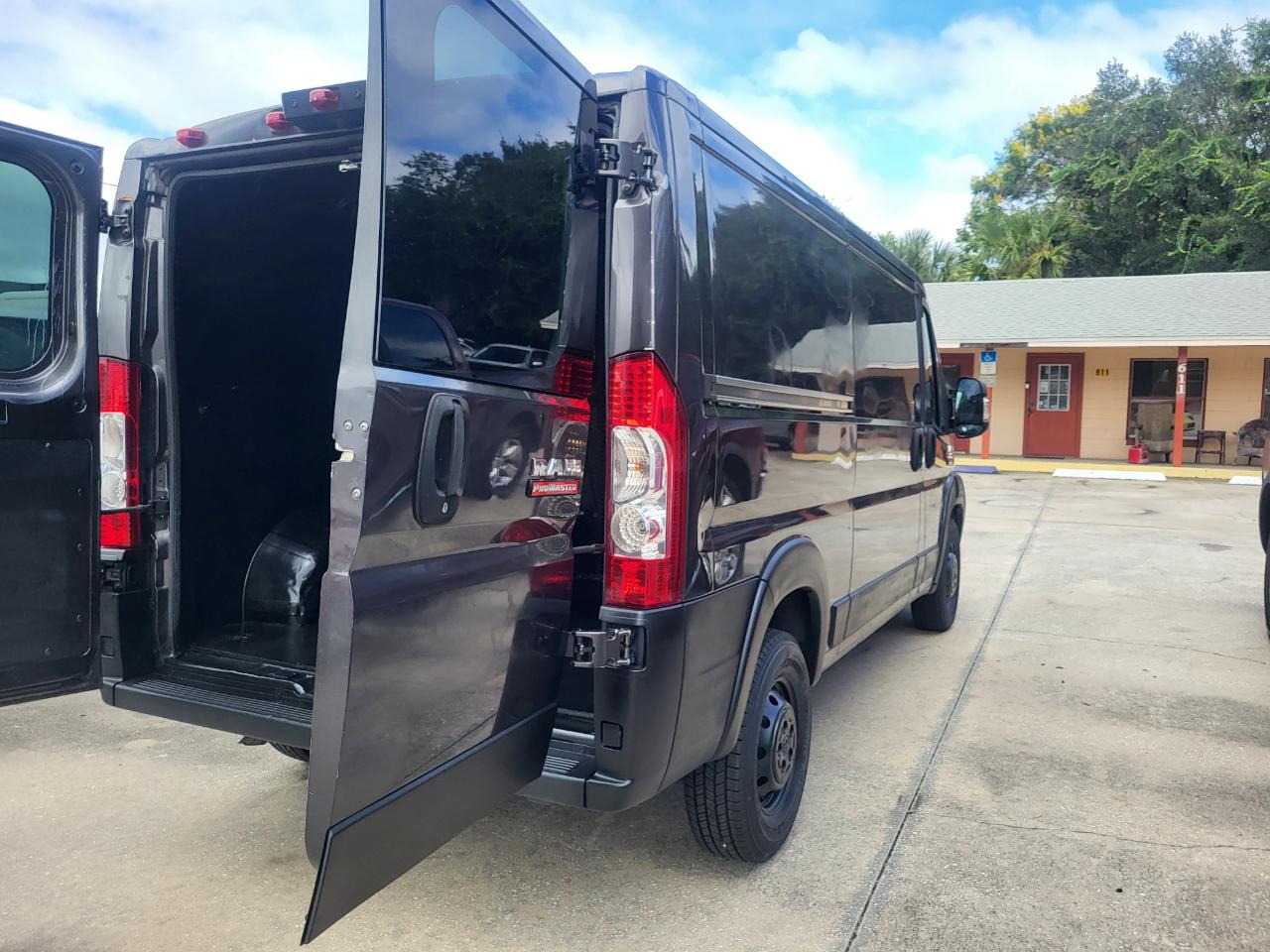RAM Promaster 1500 Low Roof Tradesman 136-in. WB 2018