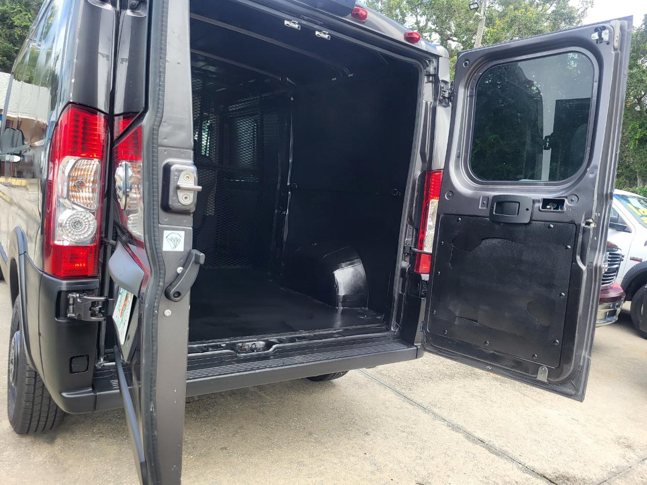 RAM Promaster 1500 Low Roof Tradesman 136-in. WB 2018