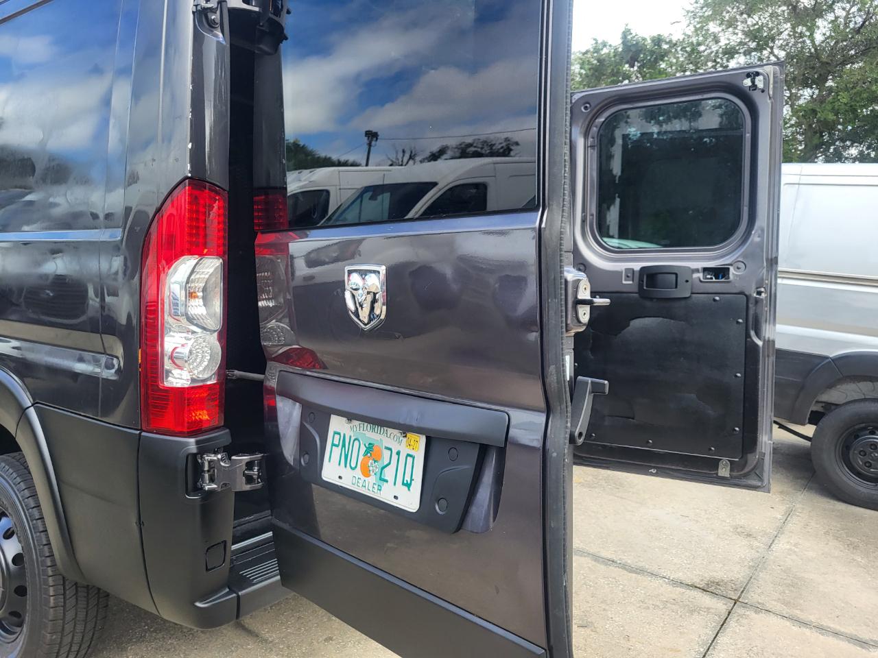 RAM Promaster 1500 Low Roof Tradesman 136-in. WB 2018