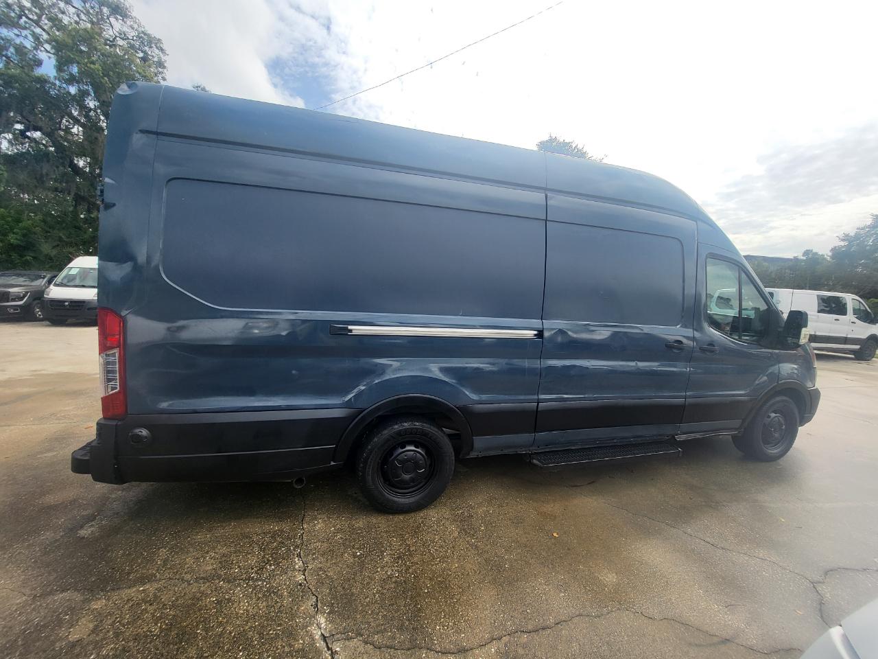 Ford Transit 250 Van High Roof w/Sliding Pass. 148-in. WB EL 2020