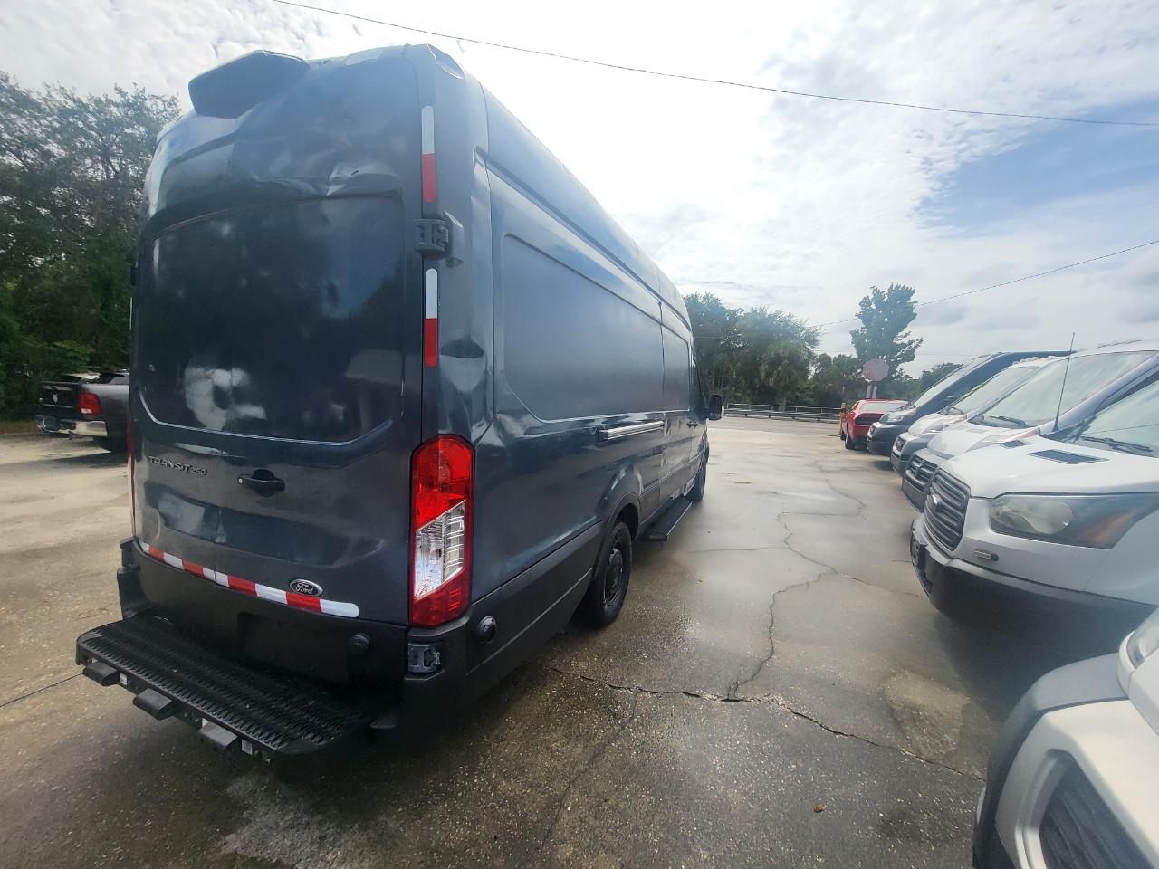 Ford Transit 250 Van High Roof w/Sliding Pass. 148-in. WB EL 2020