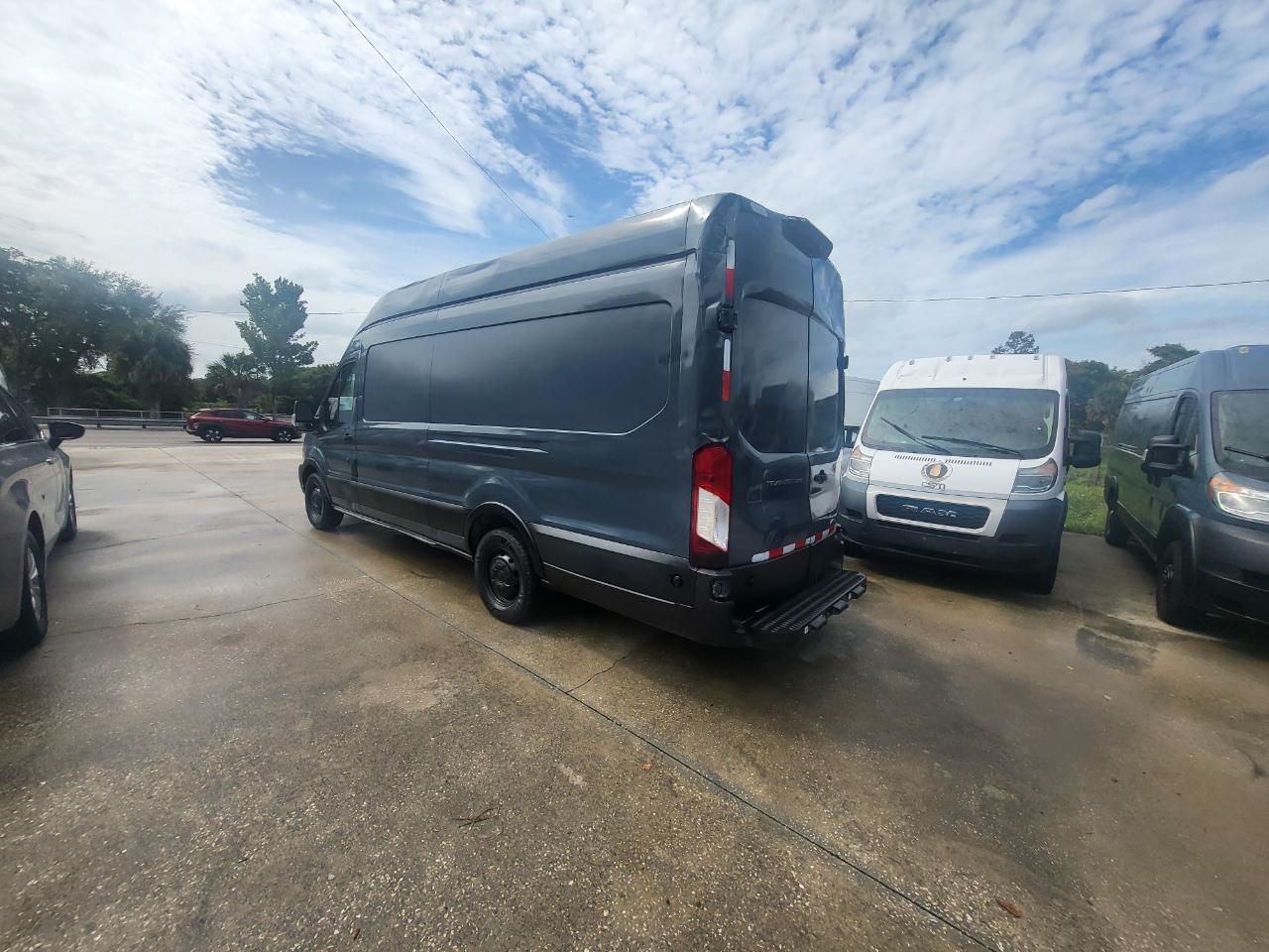 Ford Transit 250 Van High Roof w/Sliding Pass. 148-in. WB EL 2020