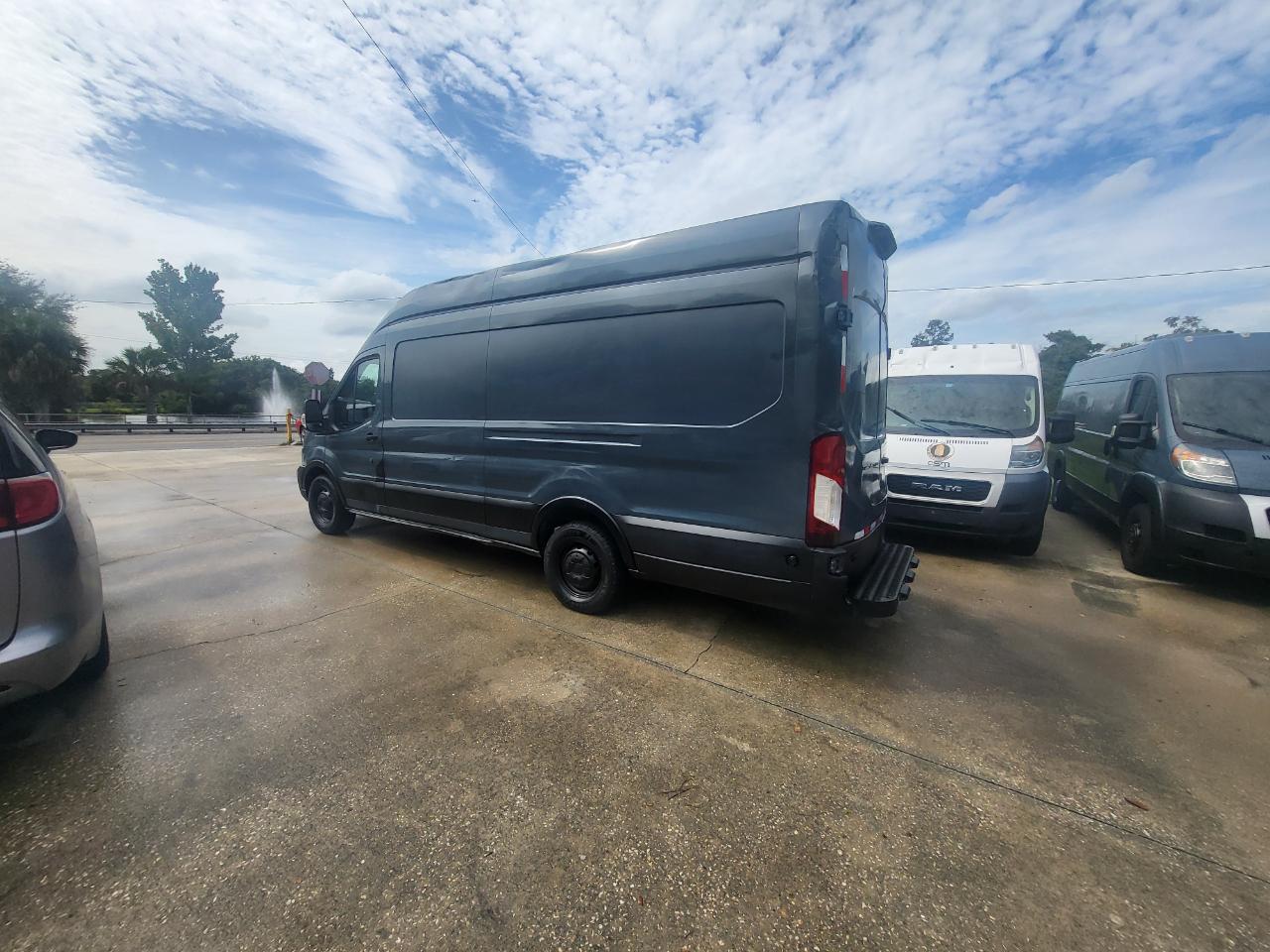 Ford Transit 250 Van High Roof w/Sliding Pass. 148-in. WB EL 2020