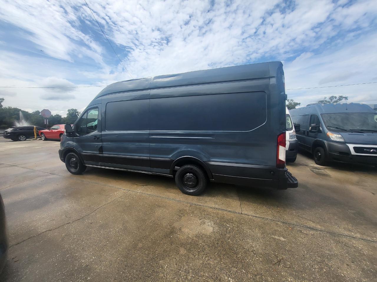 Ford Transit 250 Van High Roof w/Sliding Pass. 148-in. WB EL 2020