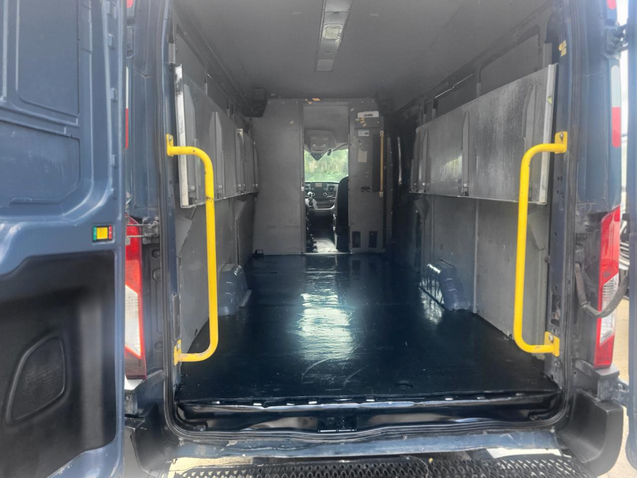 Ford Transit 250 Van High Roof w/Sliding Pass. 148-in. WB EL 2020