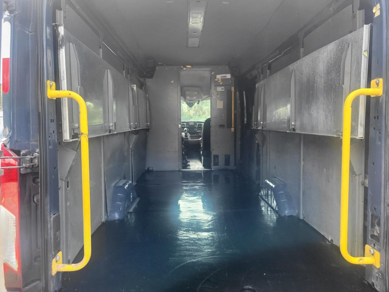 Ford Transit 250 Van High Roof w/Sliding Pass. 148-in. WB EL 2020