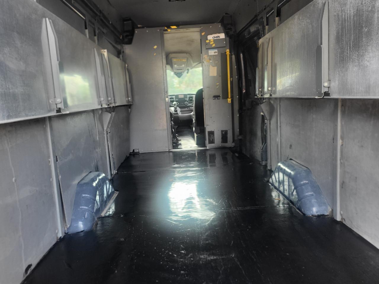 Ford Transit 250 Van High Roof w/Sliding Pass. 148-in. WB EL 2020