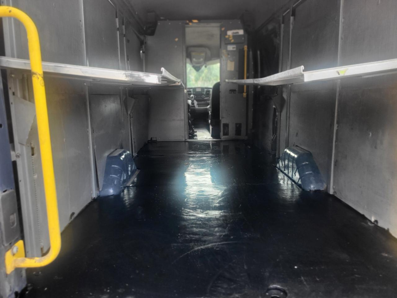 Ford Transit 250 Van High Roof w/Sliding Pass. 148-in. WB EL 2020