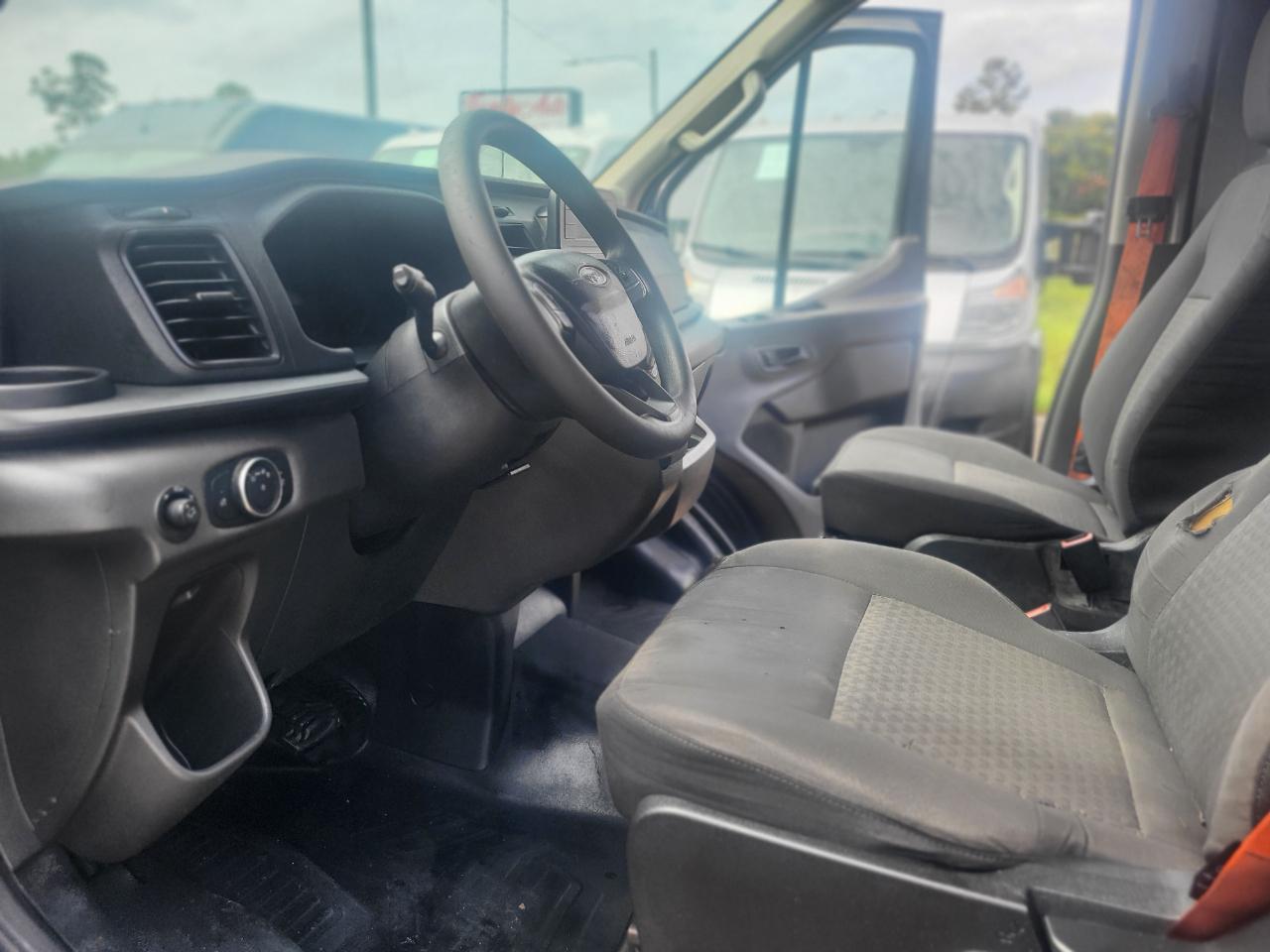 Ford Transit 250 Van High Roof w/Sliding Pass. 148-in. WB EL 2020