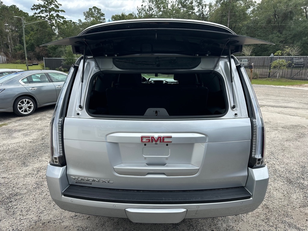 GMC Yukon XL  2017 GMC Yukon XL  2017