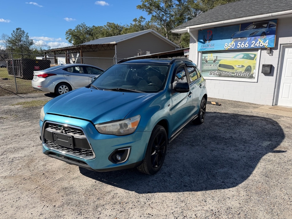 2013 Mitsubishi Outlander Sport SE's photo