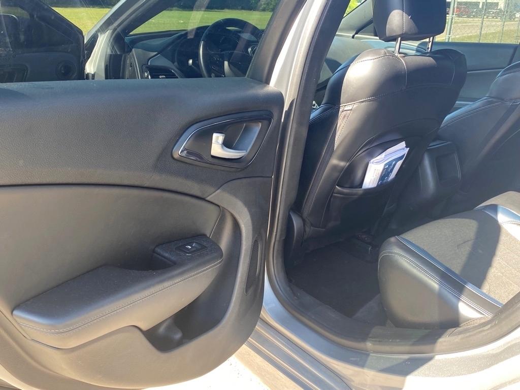 Chrysler 200  2016