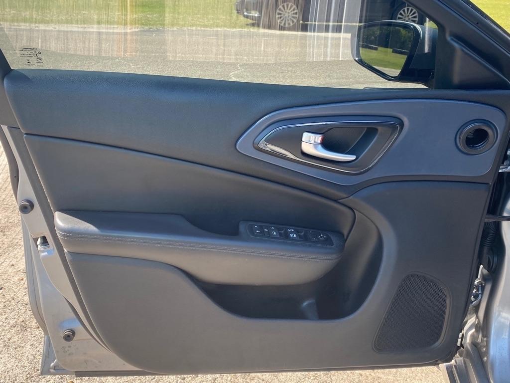 Chrysler 200  2016