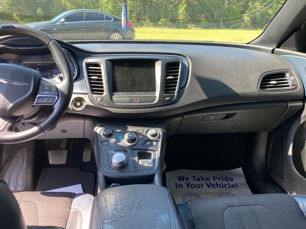 Chrysler 200  2016