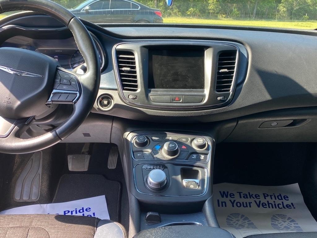 Chrysler 200  2016