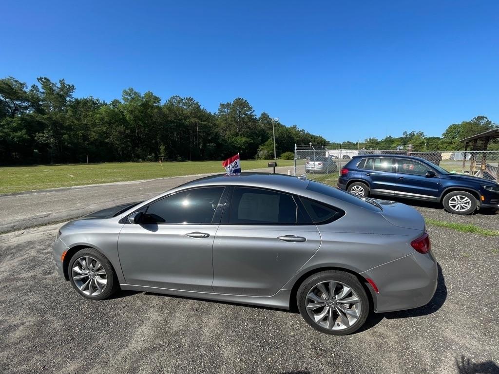 Chrysler 200  2016
