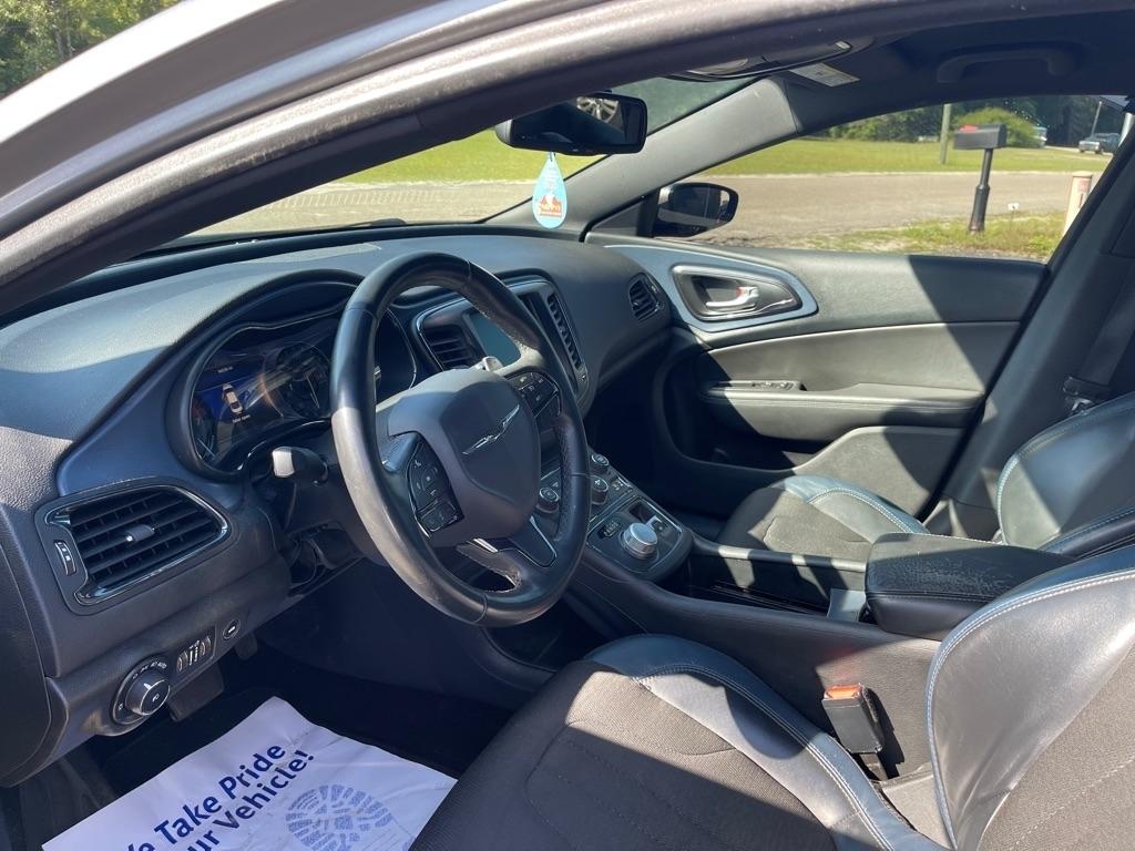Chrysler 200  2016