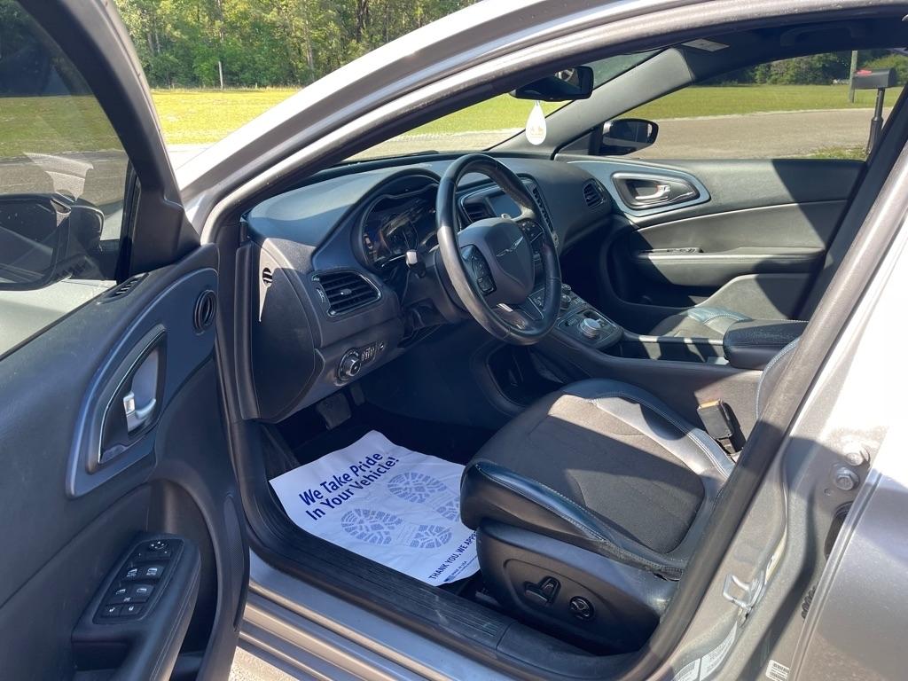 Chrysler 200  2016