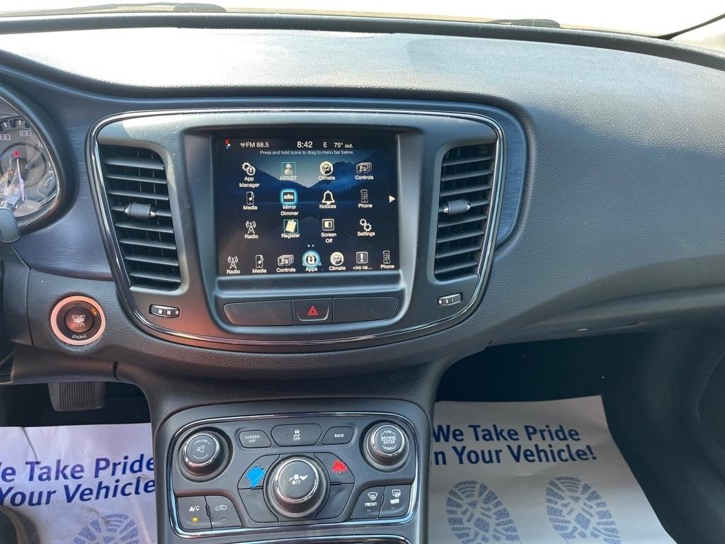 Chrysler 200  2016