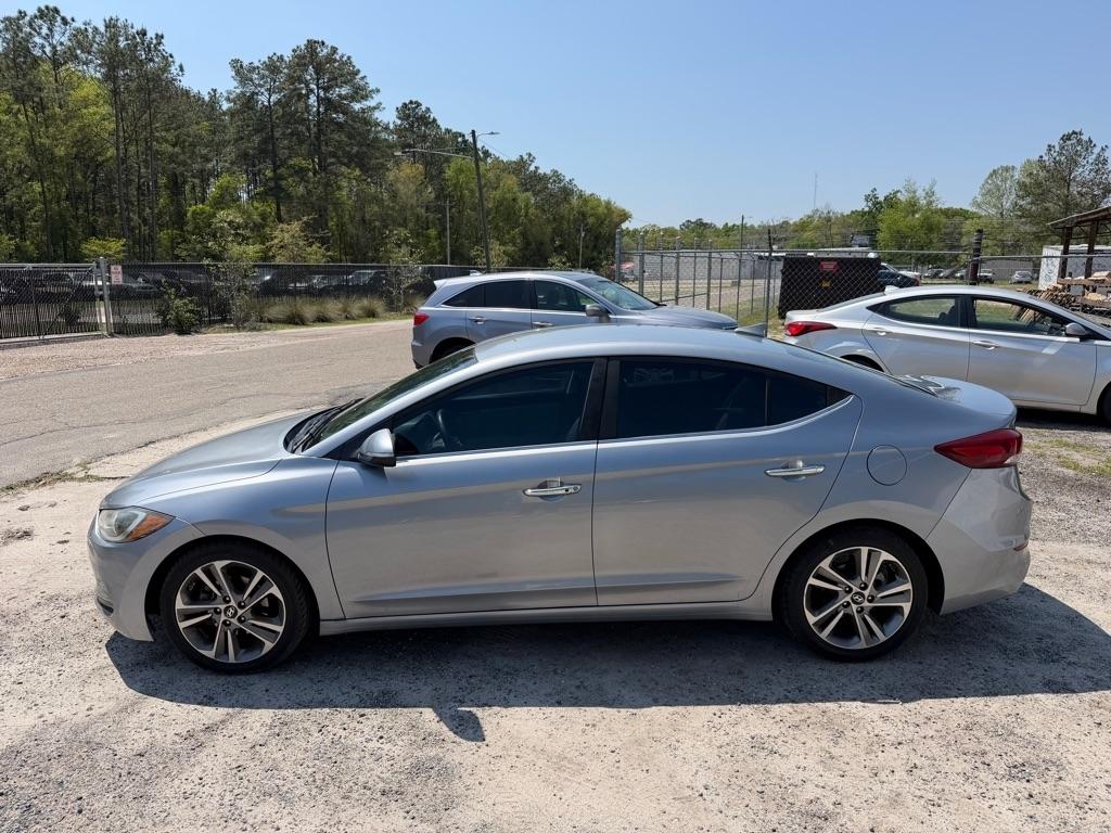 Hyundai Elantra  2017