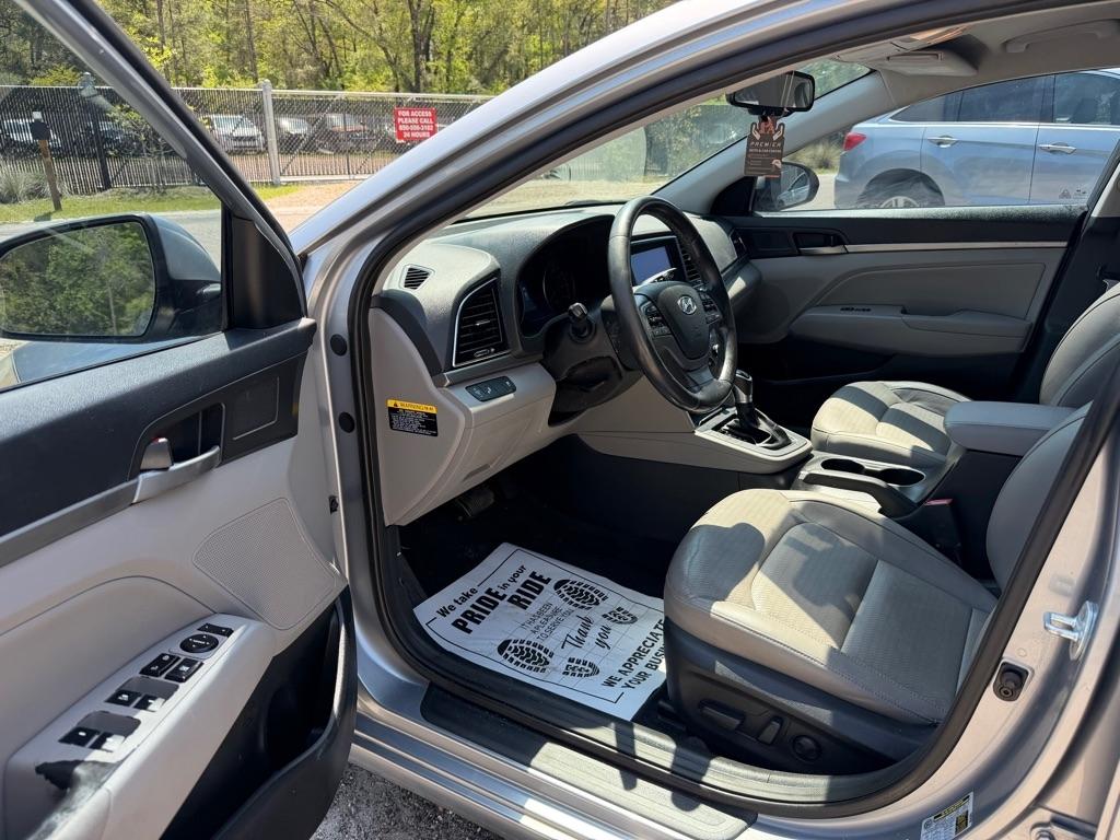 Hyundai Elantra  2017