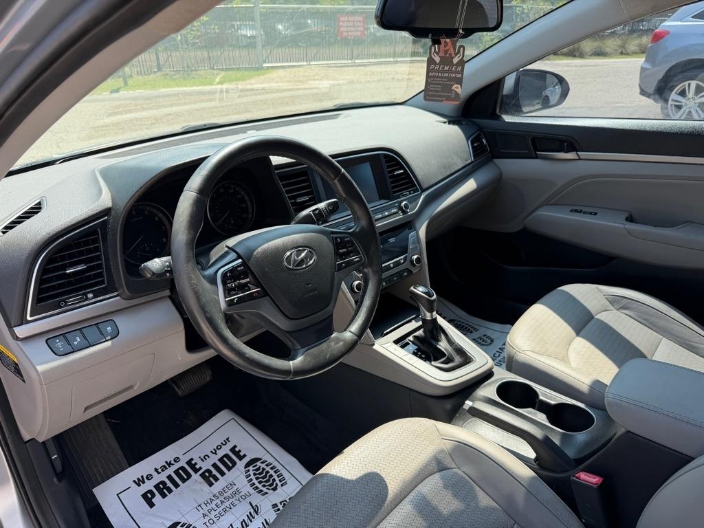 Hyundai Elantra  2017