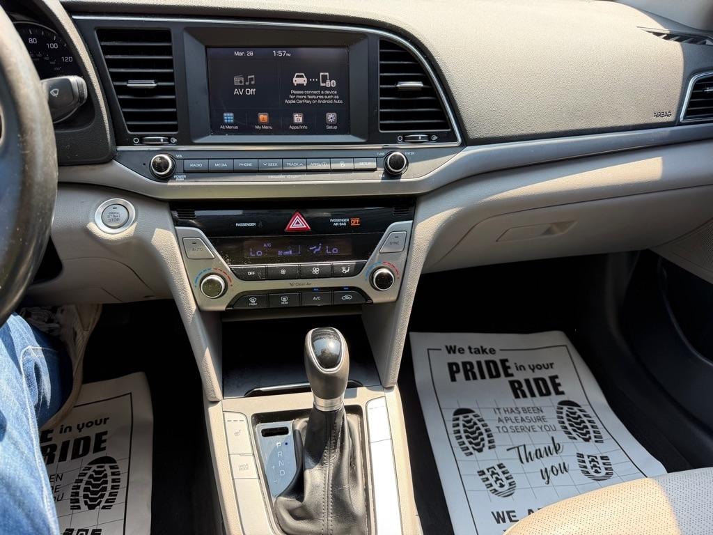 Hyundai Elantra  2017