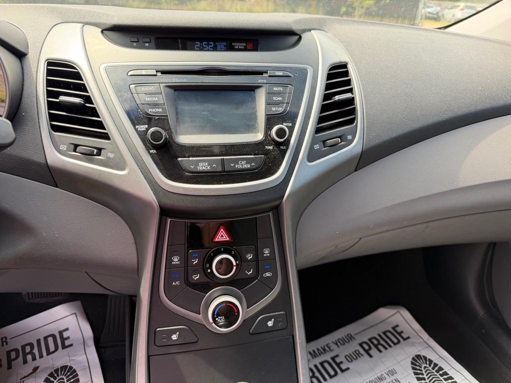 Hyundai Elantra  2014