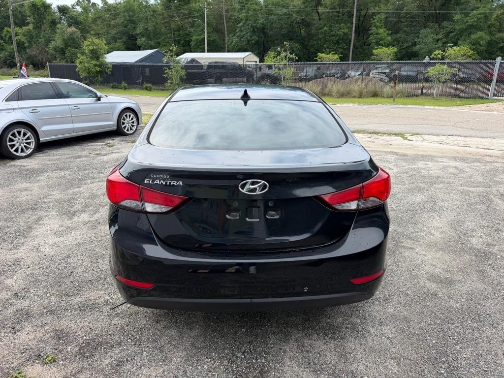 Hyundai Elantra  2015