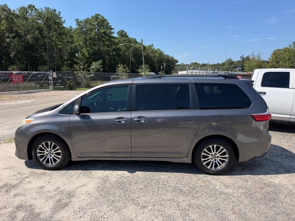 Toyota Sienna  2018