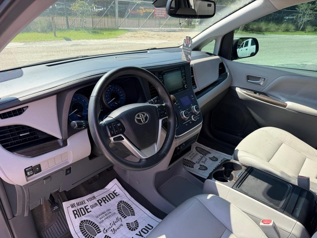 Toyota Sienna  2018