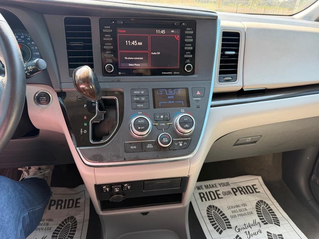 Toyota Sienna  2018