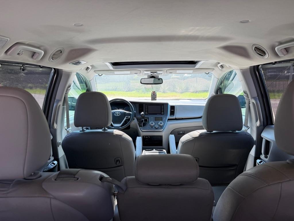 Toyota Sienna  2018