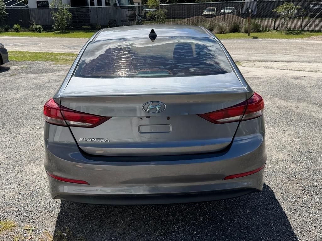 Hyundai Elantra  2018