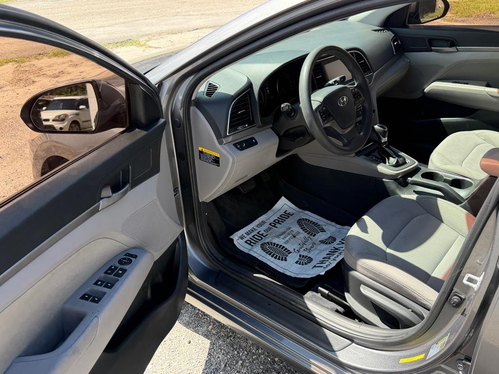 Hyundai Elantra  2018