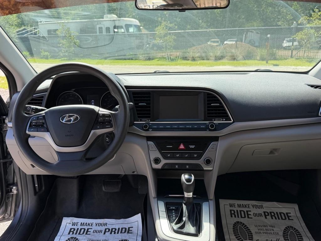 Hyundai Elantra  2018