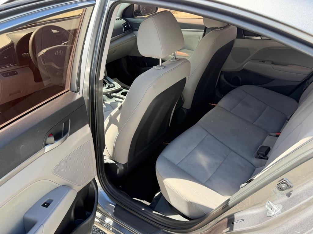 Hyundai Elantra  2018