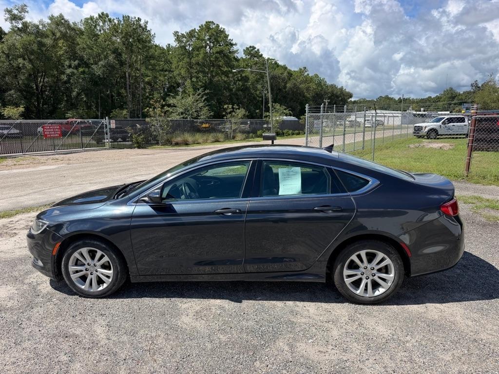 Chrysler 200  2017
