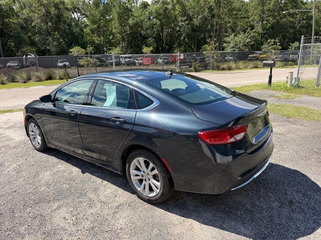 Chrysler 200  2017