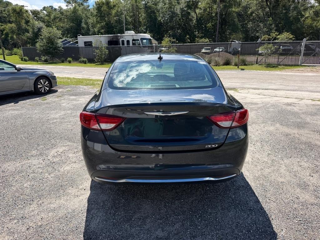 Chrysler 200  2017