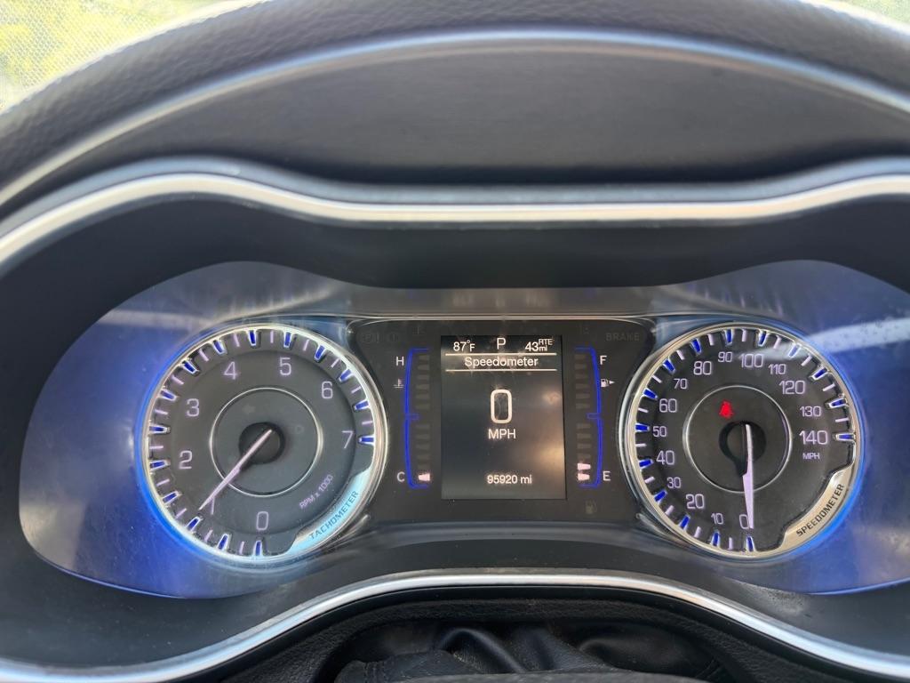 Chrysler 200  2017