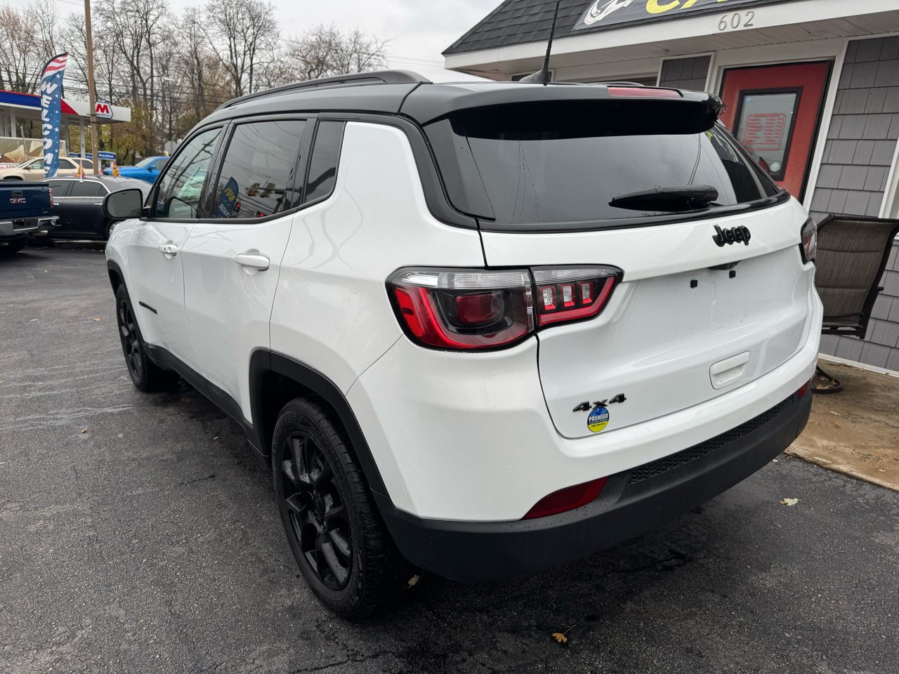 2022 Jeep Compass Latitude photo 2