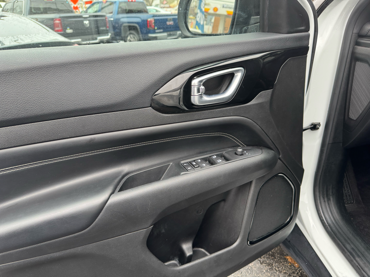 2022 Jeep Compass Latitude photo 3