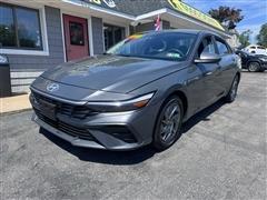 2024 Hyundai Elantra 