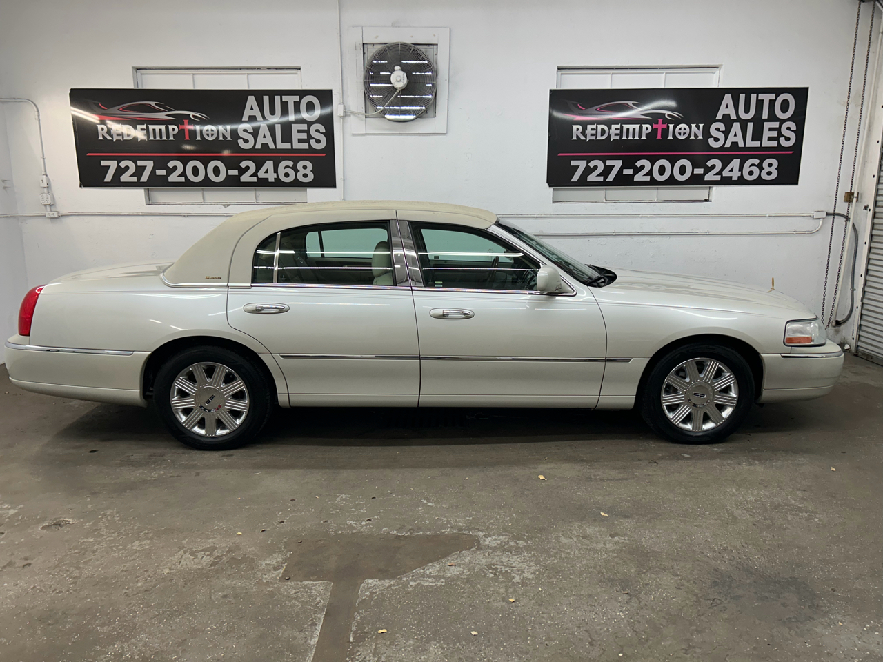 Lincoln Town Car Ultimate 2004