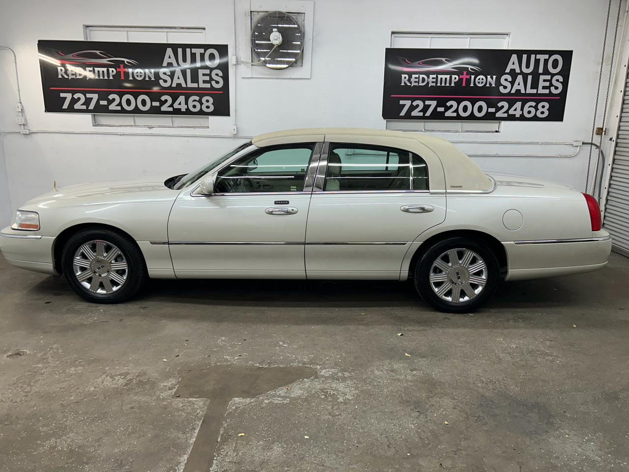 Lincoln Town Car Ultimate 2004