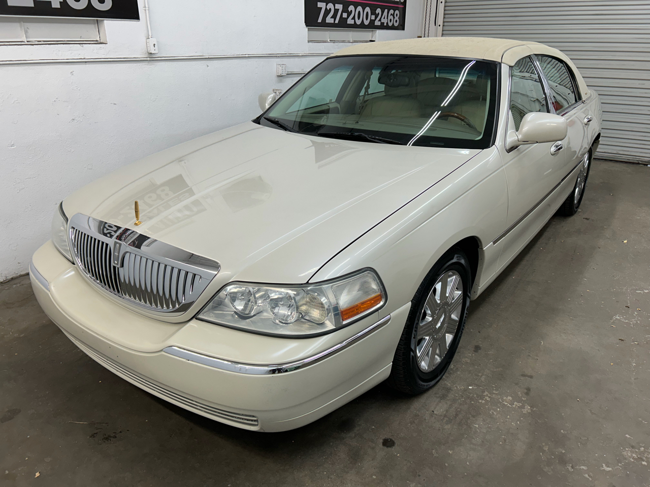 Lincoln Town Car Ultimate 2004