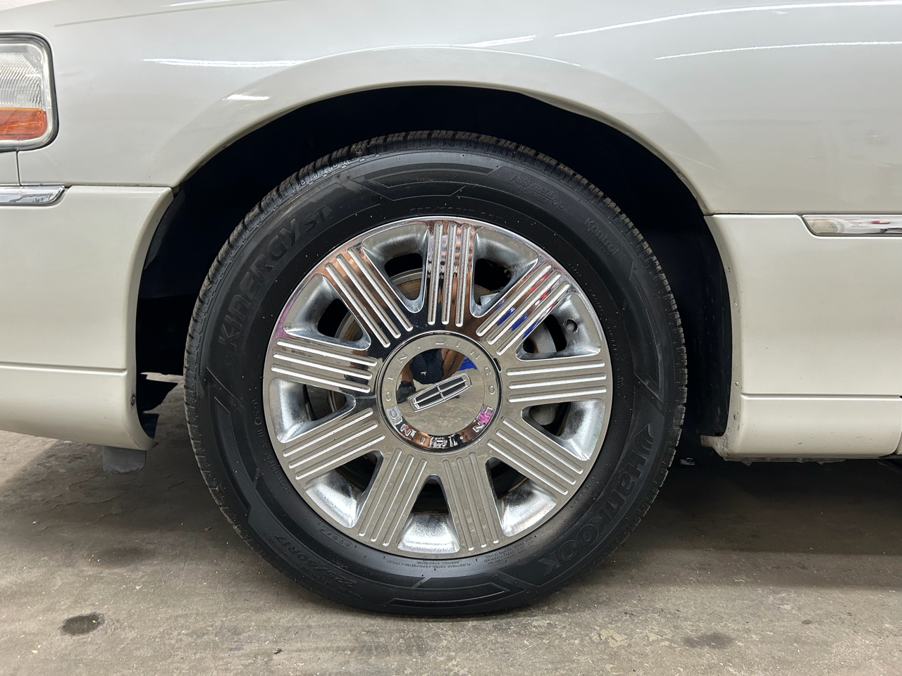 Lincoln Town Car Ultimate 2004