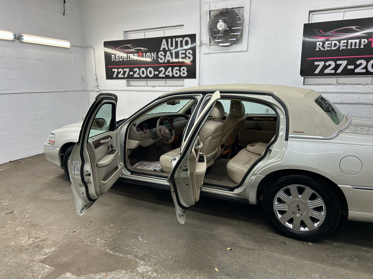 Lincoln Town Car Ultimate 2004